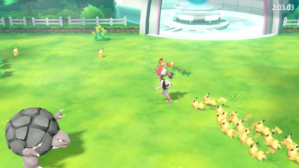 Poke Ball Plus + Pokemon: Let's Go, Eevee!  Nintendo Switch
