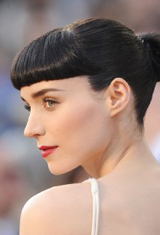   (Rooney Mara)