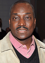   (Clifton Powell)