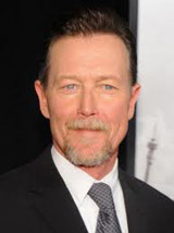   (Robert Patrick)