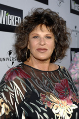   (Lainie Kazan)