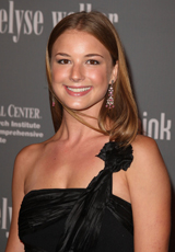   (Emily VanCamp)