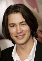   (Tom Wisdom)