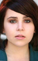   (Mae Whitman)